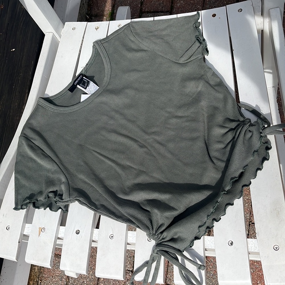 ☀️NWT Forever 21 Short Sleeved Top Medium Green